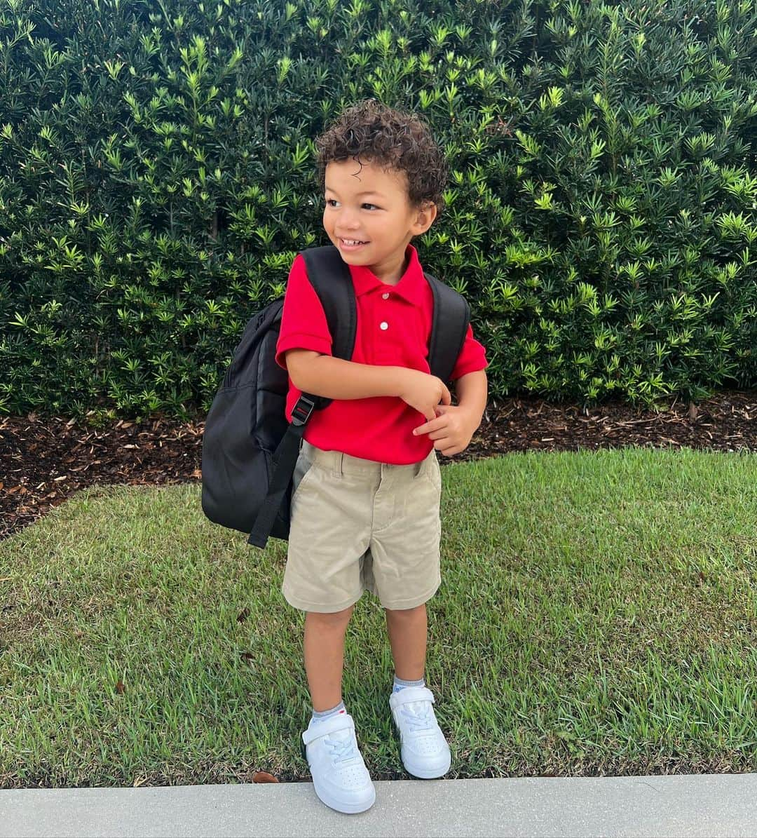 さんのインスタグラム写真 - (Instagram)「My big boy started school today. I left the school saying “I made a mistake I’m just going to homeschool him forever!!!!” Lol!! I was so sad but I’m so excited for him to learn and make friends. Our baby forever 😭🤍」8月22日 4時09分 - audreyanamichelle