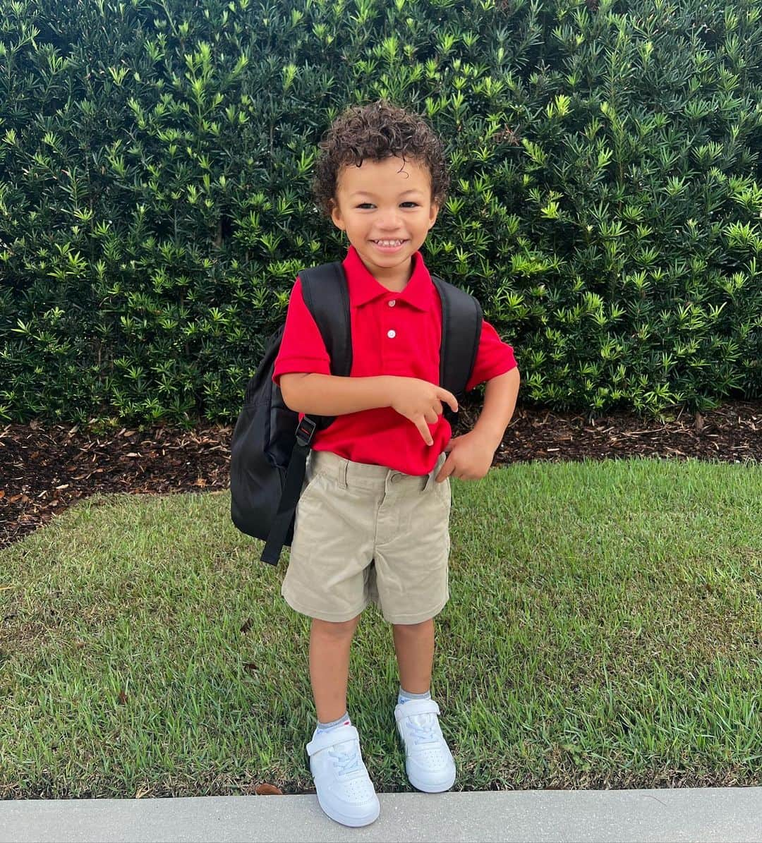 さんのインスタグラム写真 - (Instagram)「My big boy started school today. I left the school saying “I made a mistake I’m just going to homeschool him forever!!!!” Lol!! I was so sad but I’m so excited for him to learn and make friends. Our baby forever 😭🤍」8月22日 4時09分 - audreyanamichelle