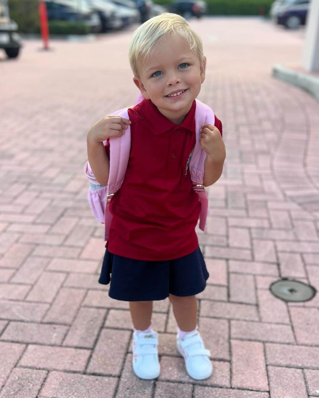 カロリナ・クルコヴァさんのインスタグラム写真 - (カロリナ・クルコヴァInstagram)「First Day of School!! ✏️🍎🤍」8月22日 4時19分 - karolinakurkova