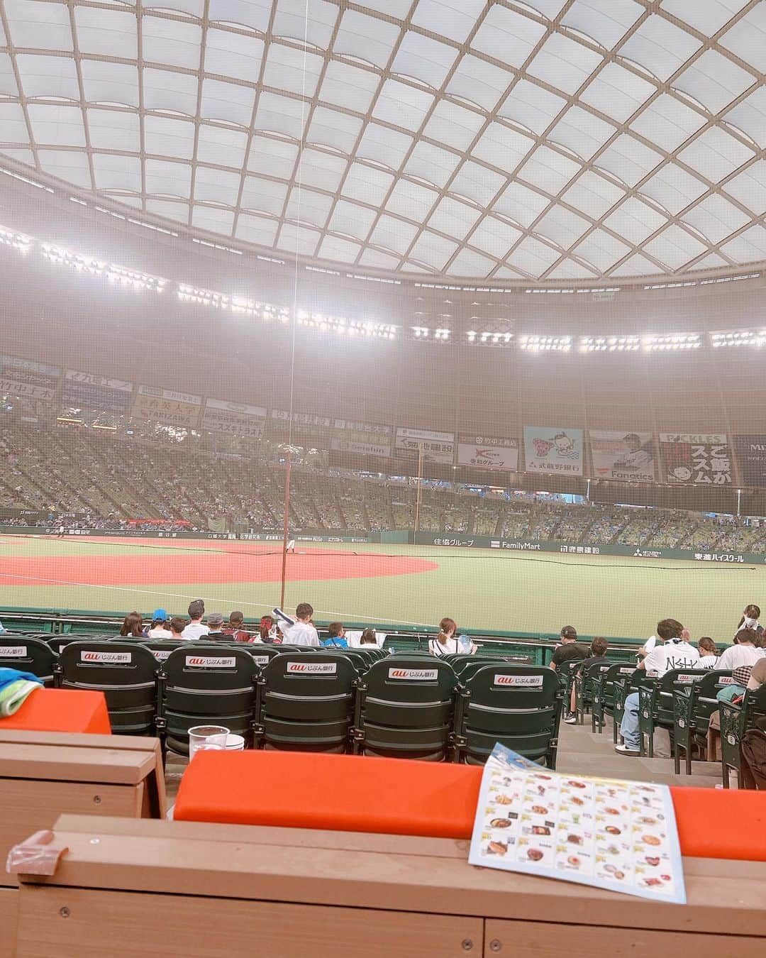 satomiさんのインスタグラム写真 - (satomiInstagram)「⚾️🏟️🏋️‍♀️⚾️ ・ 暑。。。ベルーナドーム🏟️ 🦅🦁 楽しみにしてた楽天戦！ AUのソファーシート めちゃよかった🫶 ・  心残りはライオンズ焼きが5時にすでに売り切れて食べれなかった🥹悲。。。帰りも快適に帰れる方法発見しました💡 ・ またベルーナ行きたいなー。  #ベルーナドーム #楽天イーグルス #西武ライオンズ #野球観戦 #球場グルメ #ライオンズグルメ #獅子まんま #田中将大　まーくん先発 #インスタ野球女子 #埼玉グルメ  #所沢グルメ #埼玉西武ライオンズ #スタジアムグルメ #大谷翔平 #ヤクルトスワローズ #横浜ベイスターズ #ソフトバンクホークス #千葉ロッテマリーンズ #巨人」8月21日 19時26分 - saatoomii47