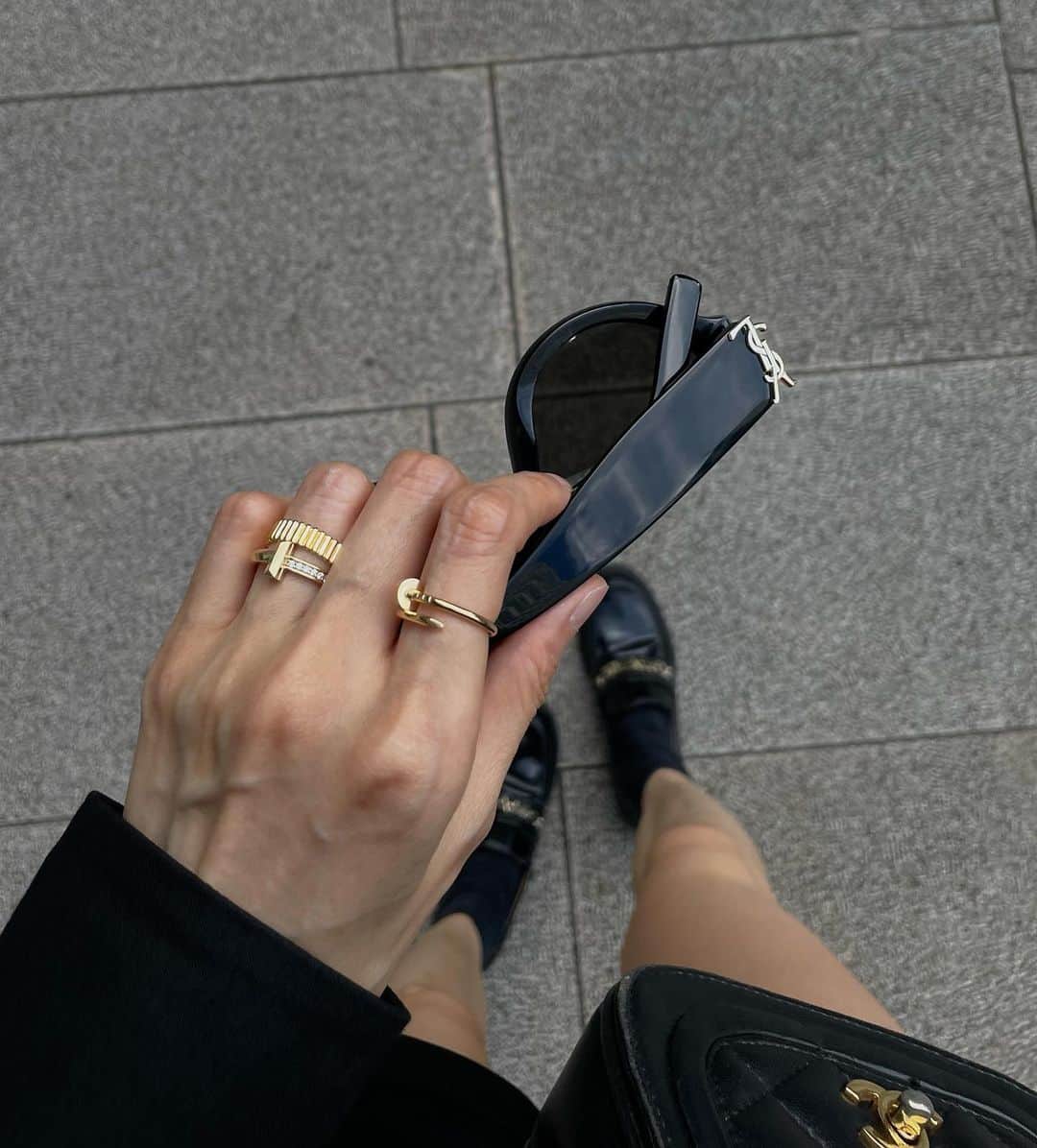シェンのインスタグラム：「Black&Gold🖤💫」