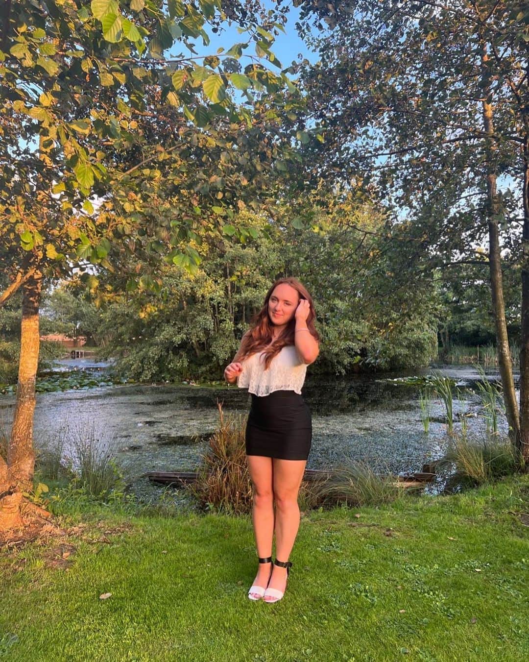 エイミー・ティンクラーのインスタグラム：「Another absolutely gorgeous day for @billiedevinee and Joes wedding! 💕  Thank you for a great night🥰」