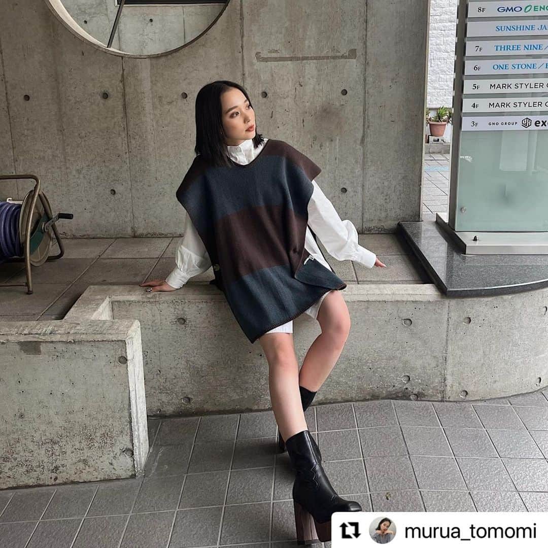 MURUAのインスタグラム：「#Repost @murua_tomomi with @use.repost ・・・ . １つ前のシャツワンピのReelの色違い~🌿🤎 こっちのカラーも可愛いんだよなぁ~  #murua #murua_snap #ootd #ootdfashion #coordinate #fashion #murua2023aw」