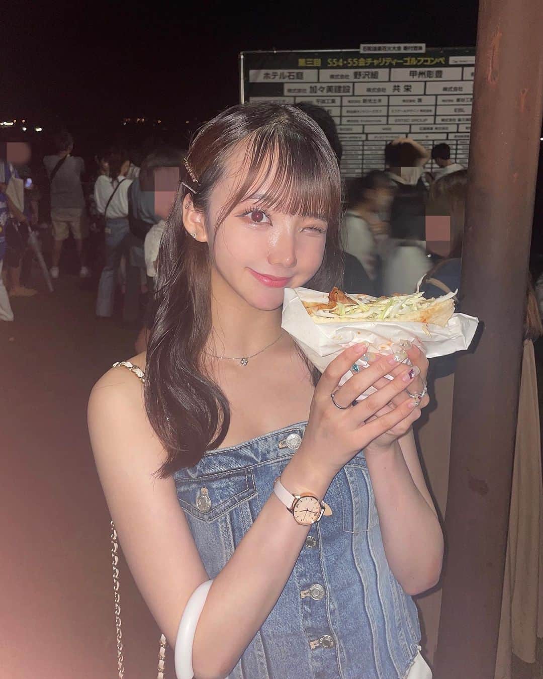せいあのインスタグラム：「遅れましたが、改めまして一昨日誕生日を迎えました🎂🎉✨️ 皆さん沢山のお祝いメッセージや動画本当に有難うございました💌💭 いつも応援してくれて、支えてくれる皆さんに感謝でいっぱいです‪；； まだまだ子供ですが、これからもっともっと成長していけるよう頑張っていくので今後とも応援の程宜しくお願いします😌✨️  写真は、誕生日に友達と花火大会見に行った時に撮ってもらった写真📷✨ケバブ美味しかった〜🤤🇹🇷」