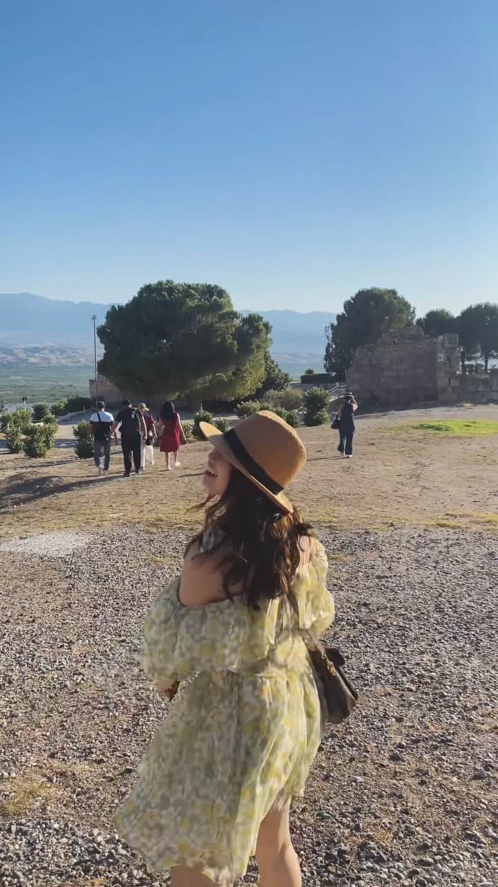 のインスタグラム：「Heat waves ☀️」