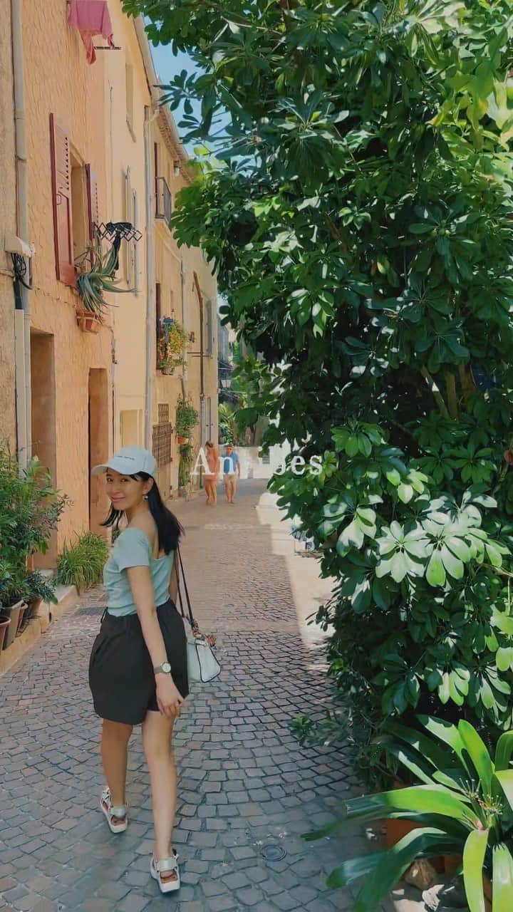 岩間恵のインスタグラム：「南仏の旅をまとめてみた🇫🇷 コートダジュールといえばニース！のイメージ強いけど、南仏行ったら回って欲しい地域は他にもたくさん🕶️☀️  ピカソが晩年を過ごすと決めた地域なだけあって、景色、食事、雰囲気、人すべてが最高でした！  @explorefrance @cannesfrance @visitcotedazur  #explorefrance #cannes #mouginsvillage #antibesfrance #vallauris #picasso #cotedazurfrance」