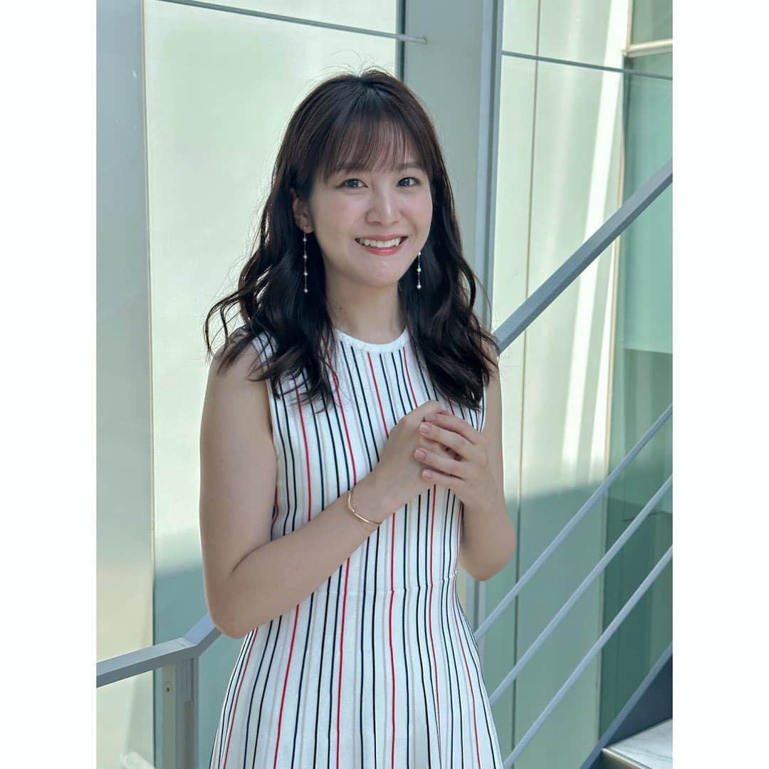林美桜のインスタグラム：「#ワイドスクランブル #衣装 👗 1.2 ワンピース @m_maglie_le_cassetto_official アクセサリー @ete_official . 3 トップス @m_maglie_le_cassetto_official サロペット @superiorcloset_ined_official アクセサリー @starjewelry_press  . 4.5 ブラウス・スカート @its_international_official_ アクセサリー @starjewelry_press . 6.7 ブラウス・スカート @nostalgia_jp アクセサリー @star_jewelry_girl . 8.9 ワンピース @nostalgia_jp イヤリング @joueteofficial リング @ete_official #ootd #fashion  #오오티디 #夏#여름」