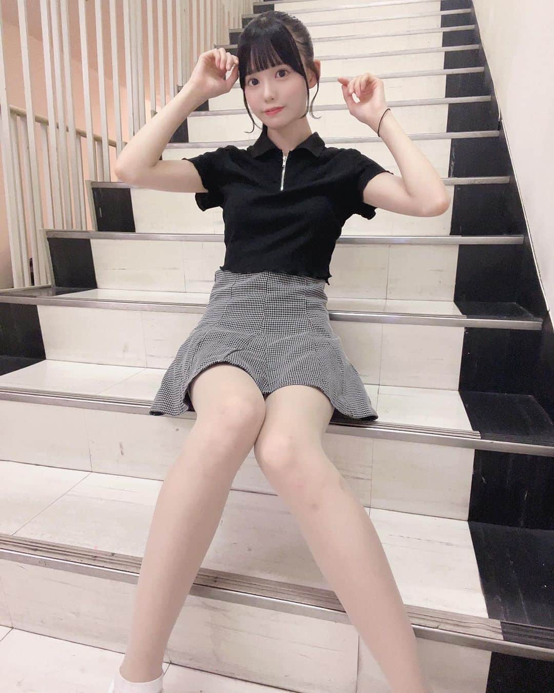 jk脚 立花ことりさんのインスタグラム写真 - (立花ことりInstagram)「何したらいいか分からないポーズ✊🏻 。 。 。 #jkブランド #jk # jkの素敵な思い出 #地下アイドル #アイドル #女子大生 #女子大生の日常 #脚フェチ #脚 #cosplay #コスプレ  #japanesegirl」8月21日 20時41分 ...