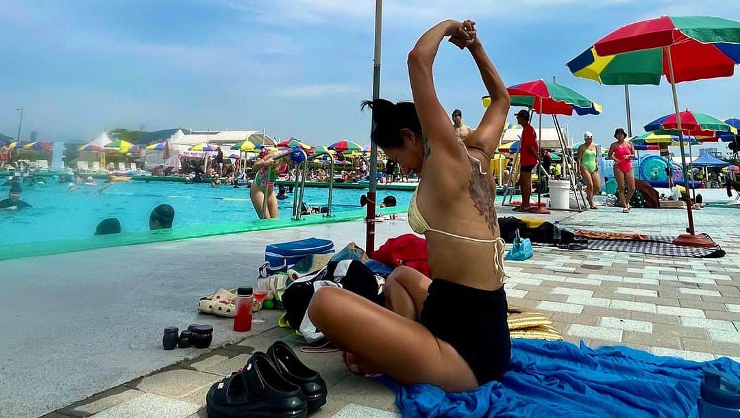 Areum Jungさんのインスタグラム写真 - (Areum JungInstagram)「Yesterday 😀  어제 물에 못들어갔지만 나는 진짜로 재미있었습니다.  끝!   #여름 #summer」8月21日 20時42分 - areumjung