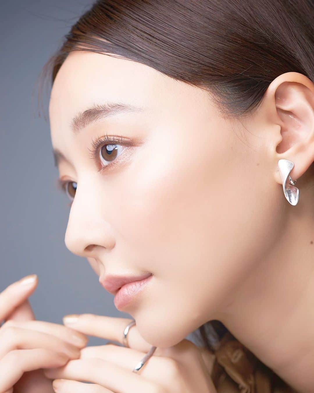 葉月祥子のインスタグラム：「Moonlight 🌝💫✨🌟  #jewelry #fashion #natural #accessories #photography #ジュエリー #ファッション #アクセサリー #beauty #art #advertisement #modellife」