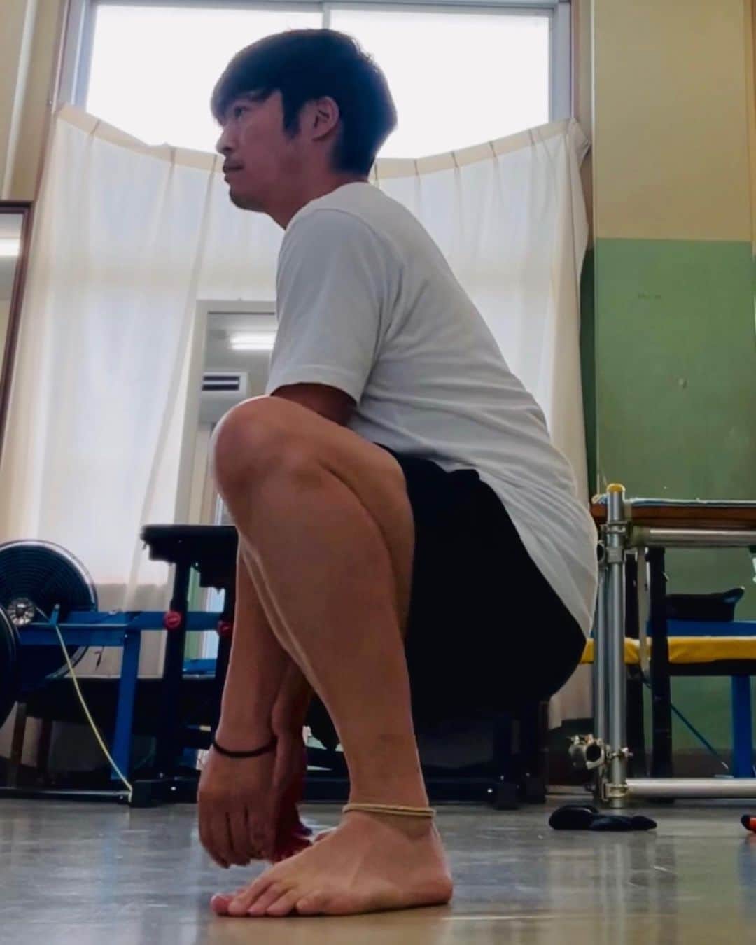 中野崇さんのインスタグラム写真 - (中野崇Instagram)「股関節を中心としたボディコントロールを鍛えるのに上下運動はとても有効です。  @tak.nakano #股関節 #身体操作 #JARTA #腹圧 #スクワット」8月21日 20時50分 - tak.nakano
