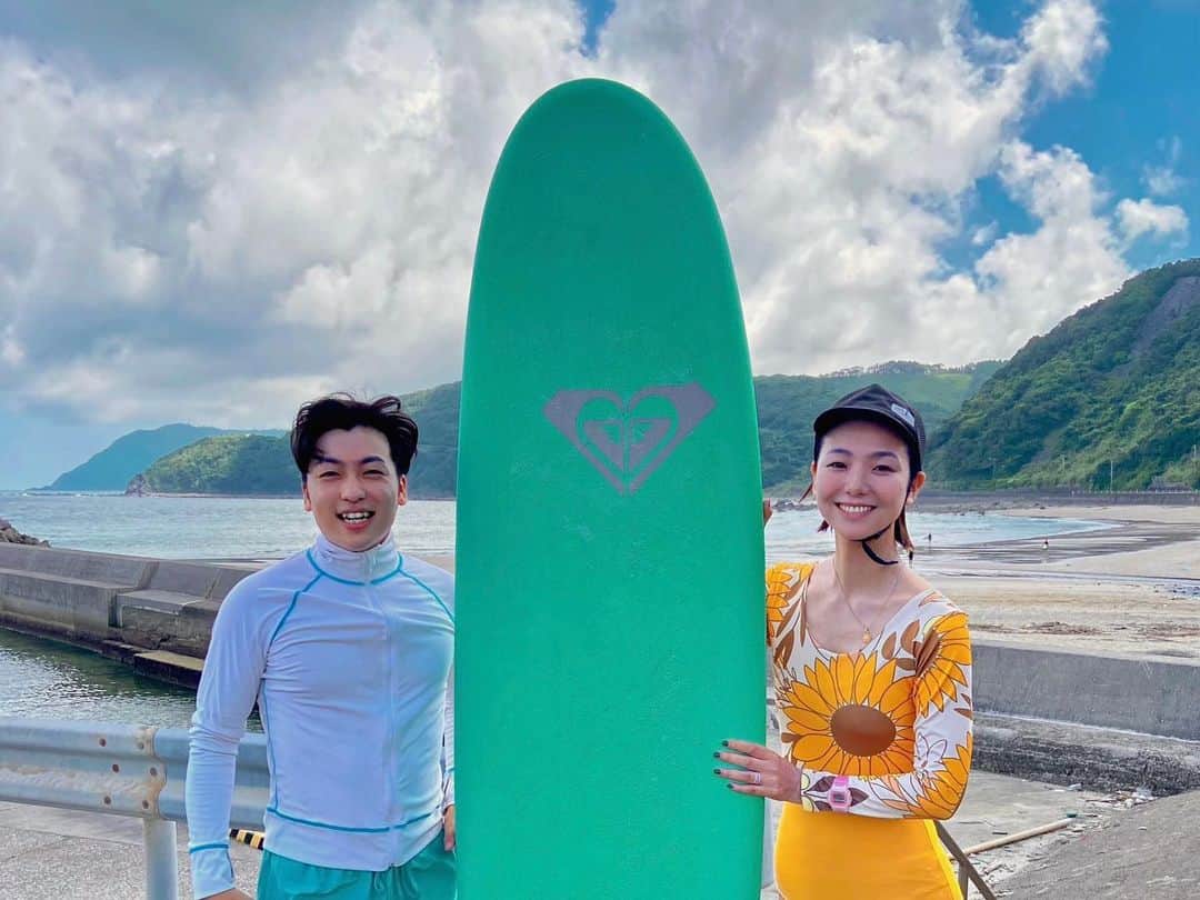 森万由子のインスタグラム：「小野くんとサーフィンへ🏄‍♀️🏄‍♂️🏄  きれいな海 最高！」