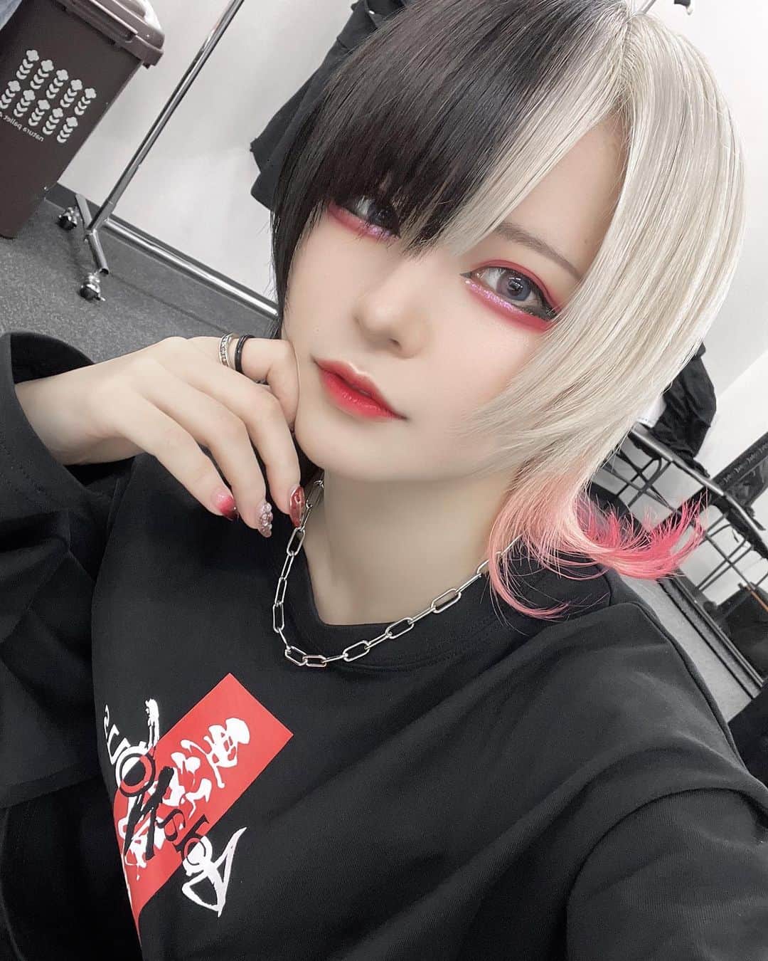 てのひらえるのインスタグラム：「愛が欲しいのかい？ならまずは自分から愛を差し出さないとね」