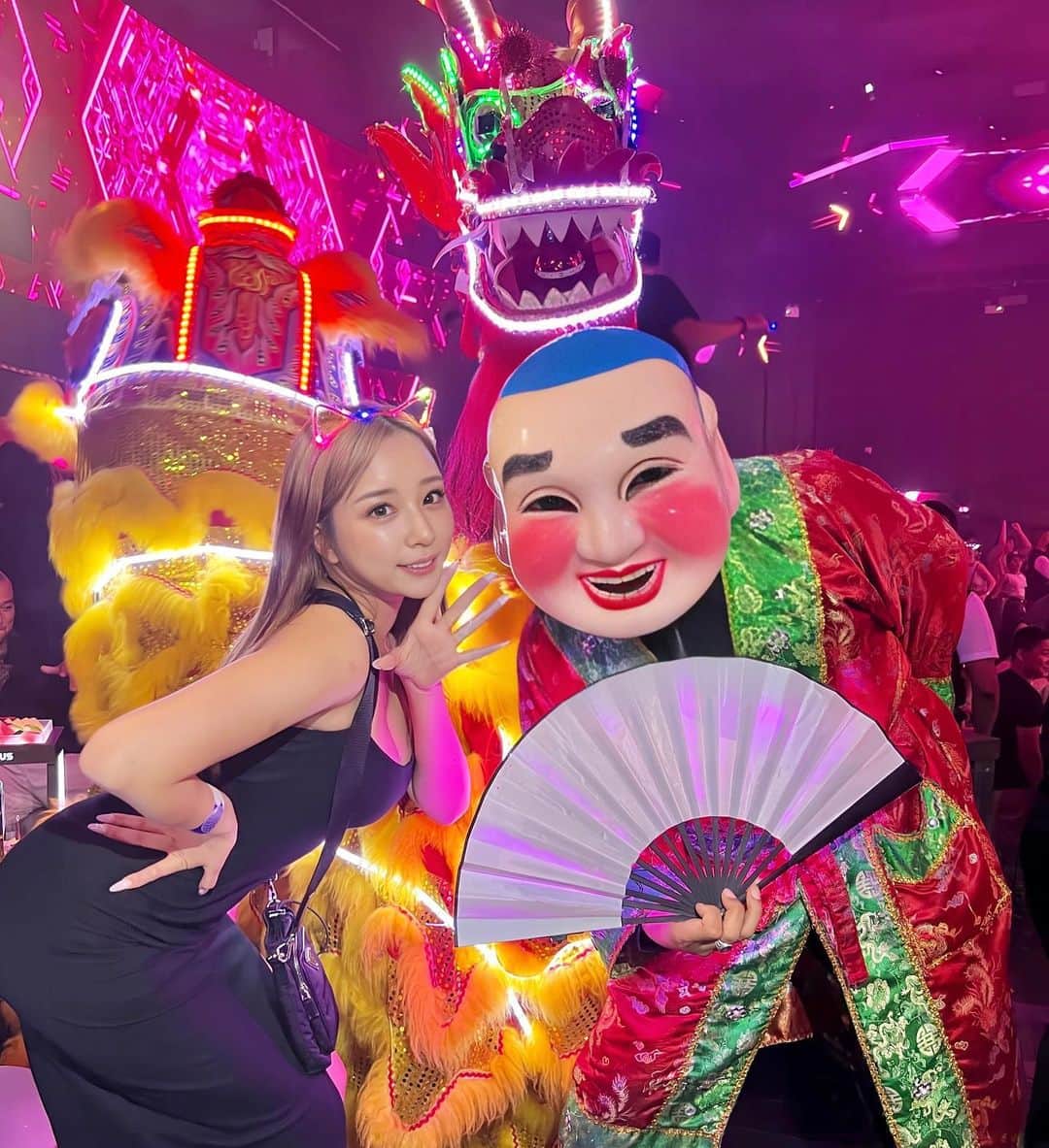 石田みかのインスタグラム：「タイのnightclub🇹🇭 . . 箱大きくて大盛況でとにかく楽しかった🤣💓 . . . #タイ旅行 #バンコク旅行 #タイクラブ #spaceplus」