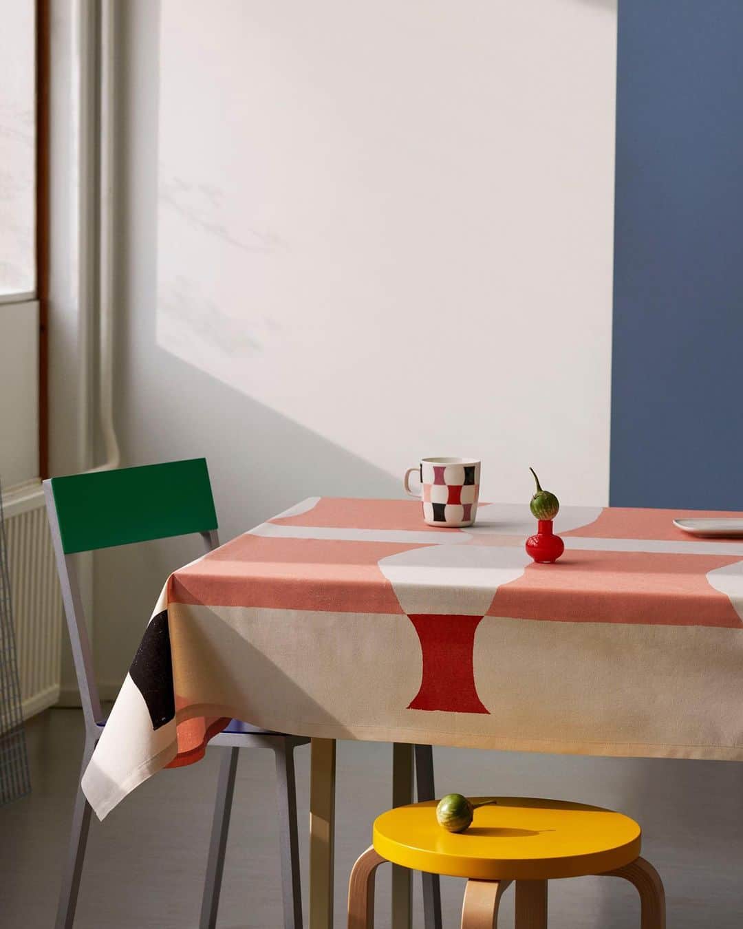 マリメッコのインスタグラム：「“My artistic method can be defined as a game whose rules I establish by playing and, above all, an aspiration for simplicity, in which I believe the greatest beauty resides.” – Sabine Finkenauer  Get inspired by the new edition of the Marimekko Artist Series by tapping the link in bio. #marimekko #sabinefinkenauer」