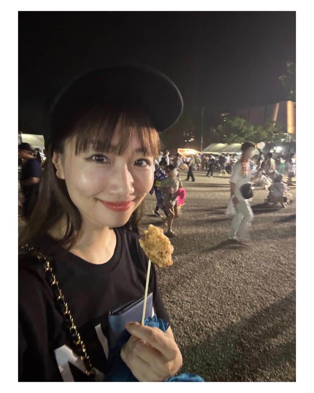 大塚愛さんのインスタグラム写真 - (大塚愛Instagram)「祭りDE からあげwithたこせん🙌🏻  AIO　#祭り #食べ歩き #からあげ #たこせん #なぜ #焼きそば #を #忘れたんだい」8月21日 21時15分 - aiotsuka_official