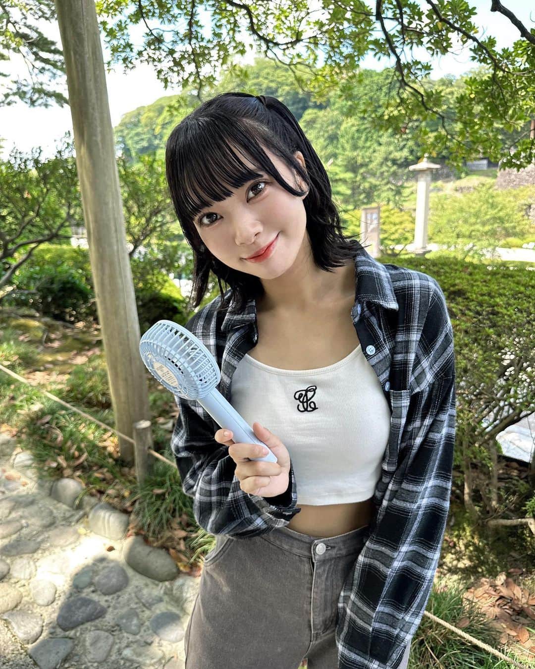 山田寿々のインスタグラム：「. ⁡ ⁡ ⁡ 金沢満喫☁️  また行きたいな～👶🏻♡ ⁡ ⁡ #金沢 #兼六園 #ootd #今日のコーデ #ハーフツイン #アイドル #ボブ #ボブアレンジ」