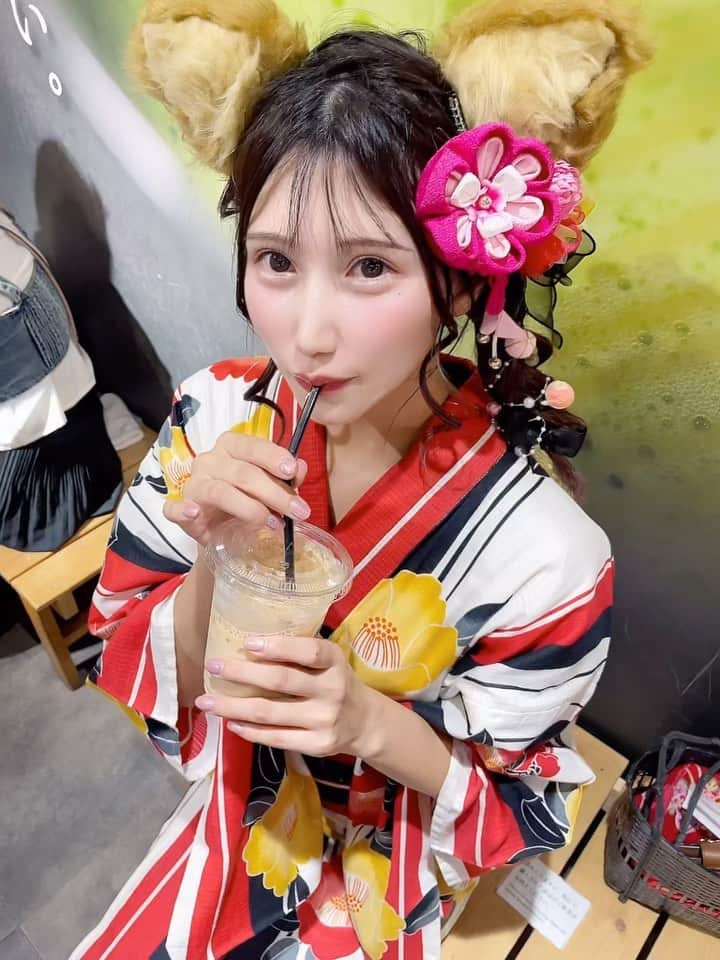 朝比奈りるのインスタグラム：「ただお茶のんでるだけの動画( ՞ . ̫ .՞)っ🍵  #くびれ職人 #followme #gravure #model #フォロー大歓迎 #グラビア #グラビアアイドル #コスプレ #instagood  #被写体  #角色扮演  #外拍模特兒  #性感內衣  #ナイスヒップ  #競泳水着」