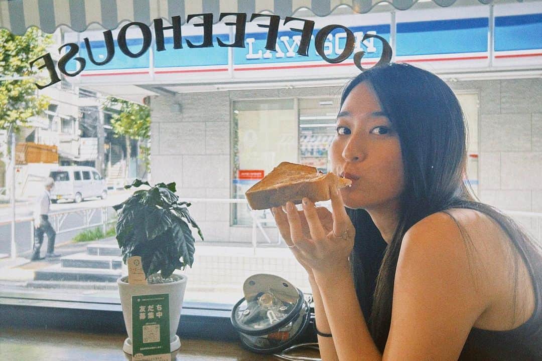 青野楓のインスタグラム：「チーズトースト🧀🍞」