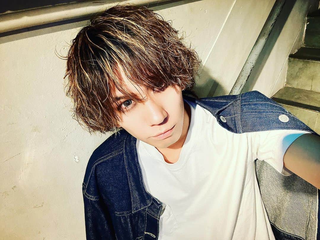 のインスタグラム：「ギルドトークライブありがとうございましたー！！  いっぱい喋って、笑って、歌ってめちゃくちゃ楽しかった💎  参加してくれた皆さまありがとうございました✨  8月もこれで終わりなんで9月も全力でやります🔥🔥  よろしくお願いします💎  それでは  ほなっち(๑^-^๑)  #たんさん #ギルド」