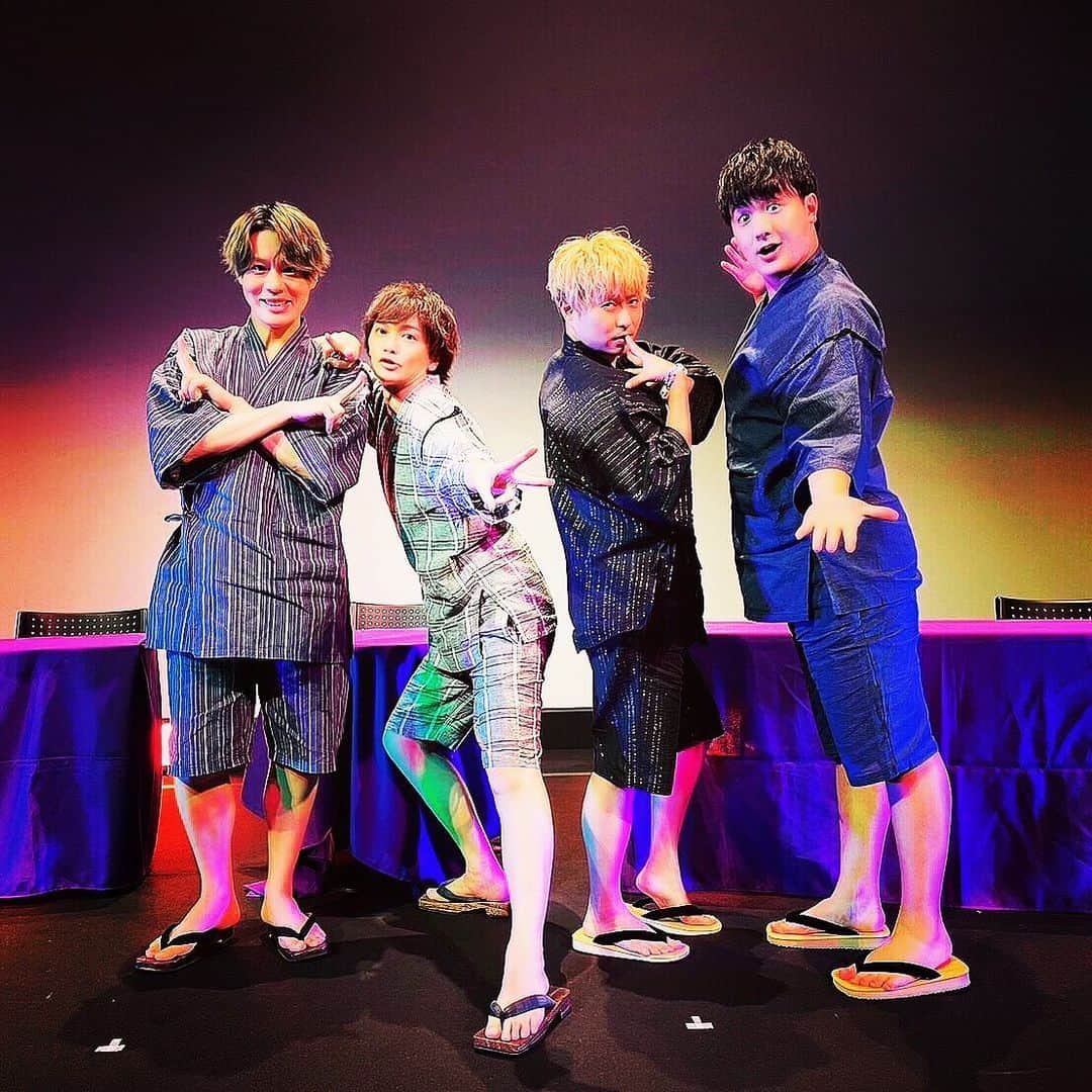 浅沼晋太郎さんのインスタグラム写真 - (浅沼晋太郎Instagram)「朗讀劇『 #極楽牢屋敷 』8/18日公演、『 #不思議堂黒い猫 ～納涼祭2023～』終幕しました。極楽牢屋敷は、気心の知れたゼンカイジャーの面々＆寛也さんとのひさびさのお芝居に、そりゃあもう心躍らせました。納涼祭は、ぁみさんと吉田さんにご指南いただき、「怖い」の造詣を深めました。昼と夜の間には、神尾さんと屋台メシ巡りを。  ここ最近、#白石晃士 監督の『 #コワすぎ !』シリーズを一気観したり、舞台『 #呪怨thelive 』を観たり、『 #ほん怖 』や『 #憑きそい 』を観ていたので、僕のホラー月間はひとまず終わり。日本酒とお塩の入ったお風呂にゆっくり浸かりました。念や悪意を振り払って、次のわくわくすることへ。  #ゼンカイジャー #松本寛也 #木下半太  #駒木根葵汰 #増子敦貴 #森日菜美  #福圓美里 #宮本侑芽 #東映舞台プロジェクト  #怪談家ぁみ #吉田悠軌 #神尾晋一郎  #代永翼 #中村源太」8月21日 21時30分 - shintaroasanuma_official