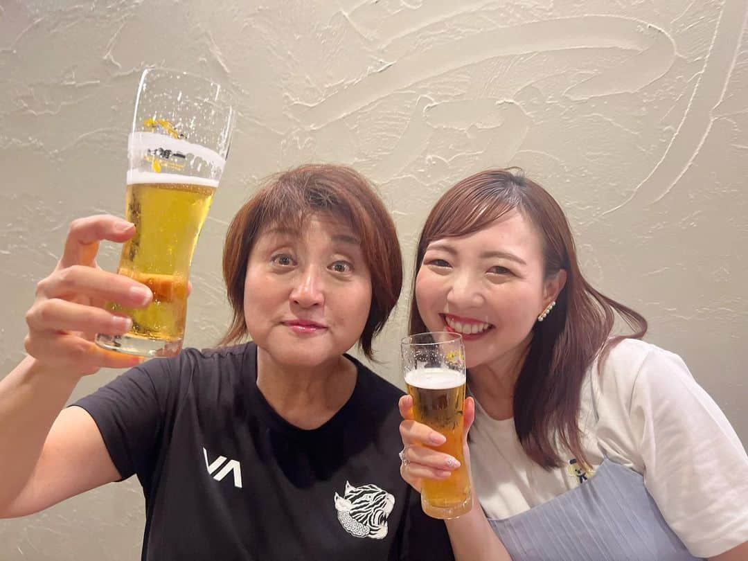 清水玲さんのインスタグラム写真 - (清水玲Instagram)「・ ・   淳子さんとディレクターさん2人と福岡旅🚗  金曜日の夕方出発して、博多の夜を楽しみ🍻 次の日は糸島までドライブ☺️  そして今回のお目当て！博多座の舞台を見て 帰ってきました🐰  行きも帰りもひたすらしゃべり続けて 本当に楽しかった〜♡♡  旅行慣れしてる淳子さんのおかげで、 短い時間で効率よく福岡を満喫できました☺️💕  ・ ・  #宮崎#宮崎放送#MRT #アナウンサー#MRTラジオ #ラジオ#gogoワイド#女子旅 #福岡旅#ドライブ#糸島#博多」8月21日 21時37分 - mrt.shimizu