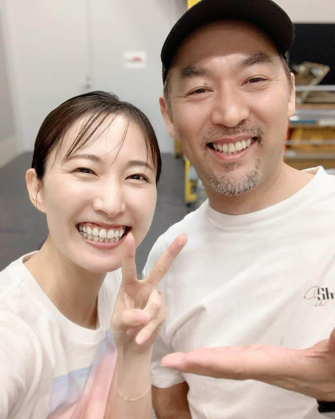 福井晶一さんのインスタグラム写真 - (福井晶一Instagram)「本日『生きる』初通し稽古でした！ なんとか通った〜💦  収穫もあるが課題もいっぱい。 まだまだこれから…  そして稽古後、結婚を発表したばかりの幸せオーラいっぱいのみりおんと写真撮ってもらいました！  改めて、ご結婚おめでとうございます㊗️ 素敵な家庭を築いてね🎉🎉🎉  #実咲凜音 #ご結婚おめでとう #生きる #初通し稽古」8月21日 21時39分 - shoichi.fukui