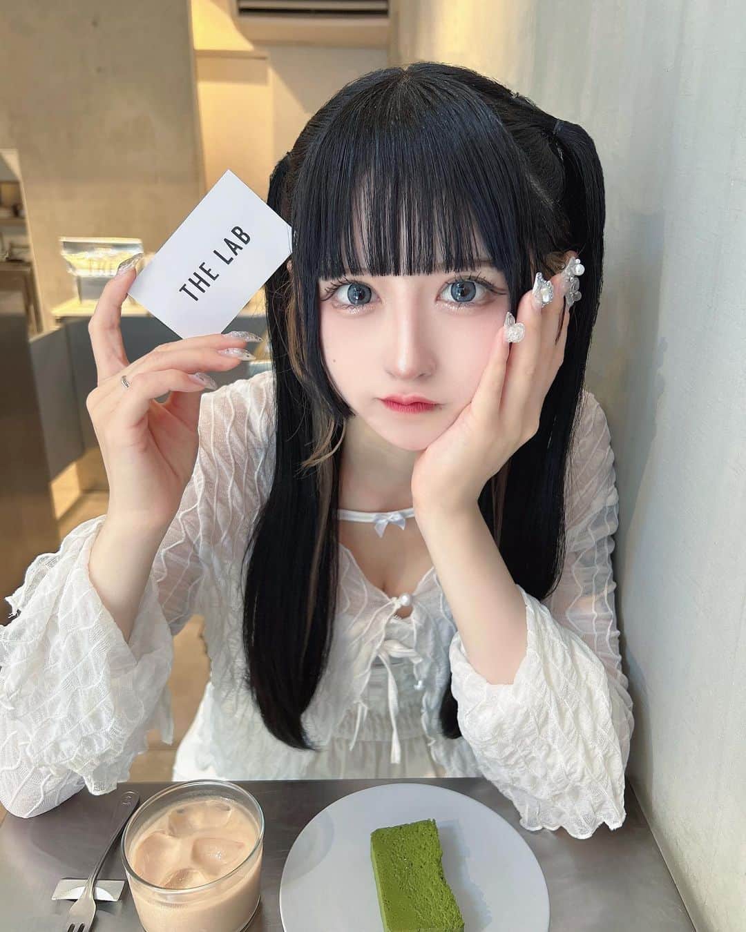 狐波ろんのインスタグラム：「まゆきとおしゃれなカッフェいってきただദ്ദിᐢ- ̫-ᐢ₎ 抹茶のショコラ美味しいすぎてパクパク食べてしまったしチャイ美味しくていーっぱい飲んだきぶんとてもぐっど( ᵒ̴̶̷̤◦ᵒ̴̶̷̤ )♡」