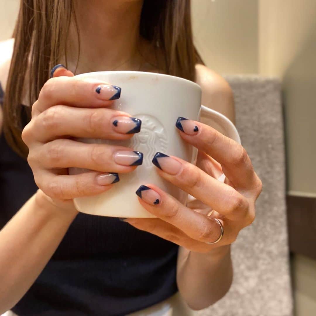 rats1316のインスタグラム：「・ 💅Navy French💅  by @__ht.nail  ・ ・ ・ #nail#ネイル#フレンチネイル#ジェルネイル#frenchnails」