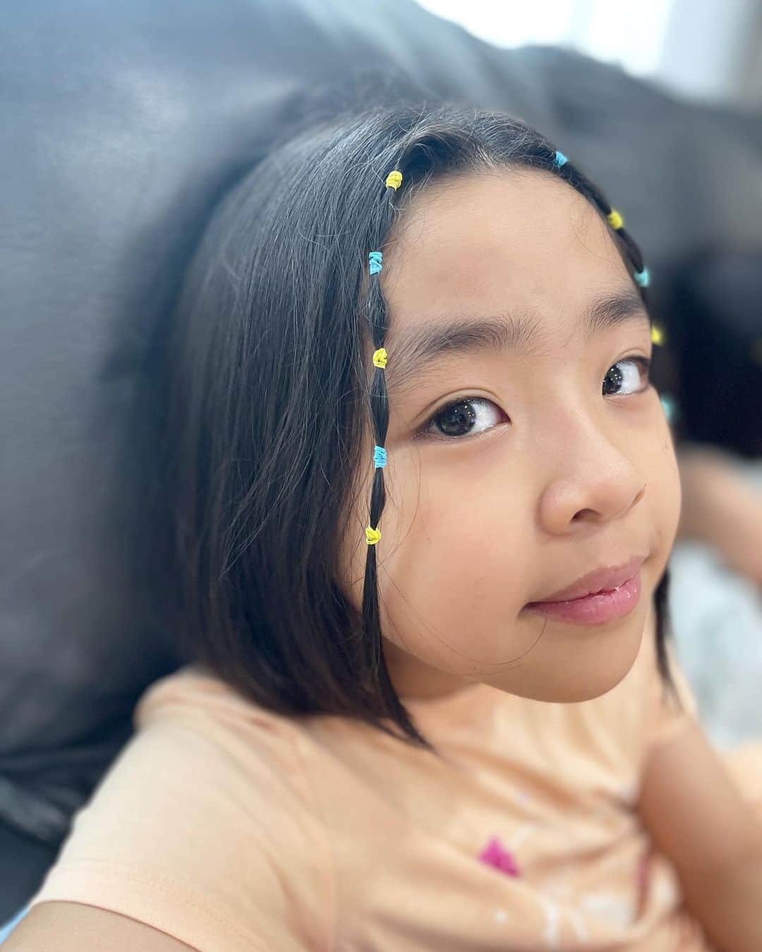イ・ユンジのインスタグラム：「이집 똑단발의원조 #라니지요#개학축하해#나스스로에게하는말인가봉가#너의새학기를격하게응원해#내초딩공주#소울이가E라면너는I겠지#용기내어너의문을열어」