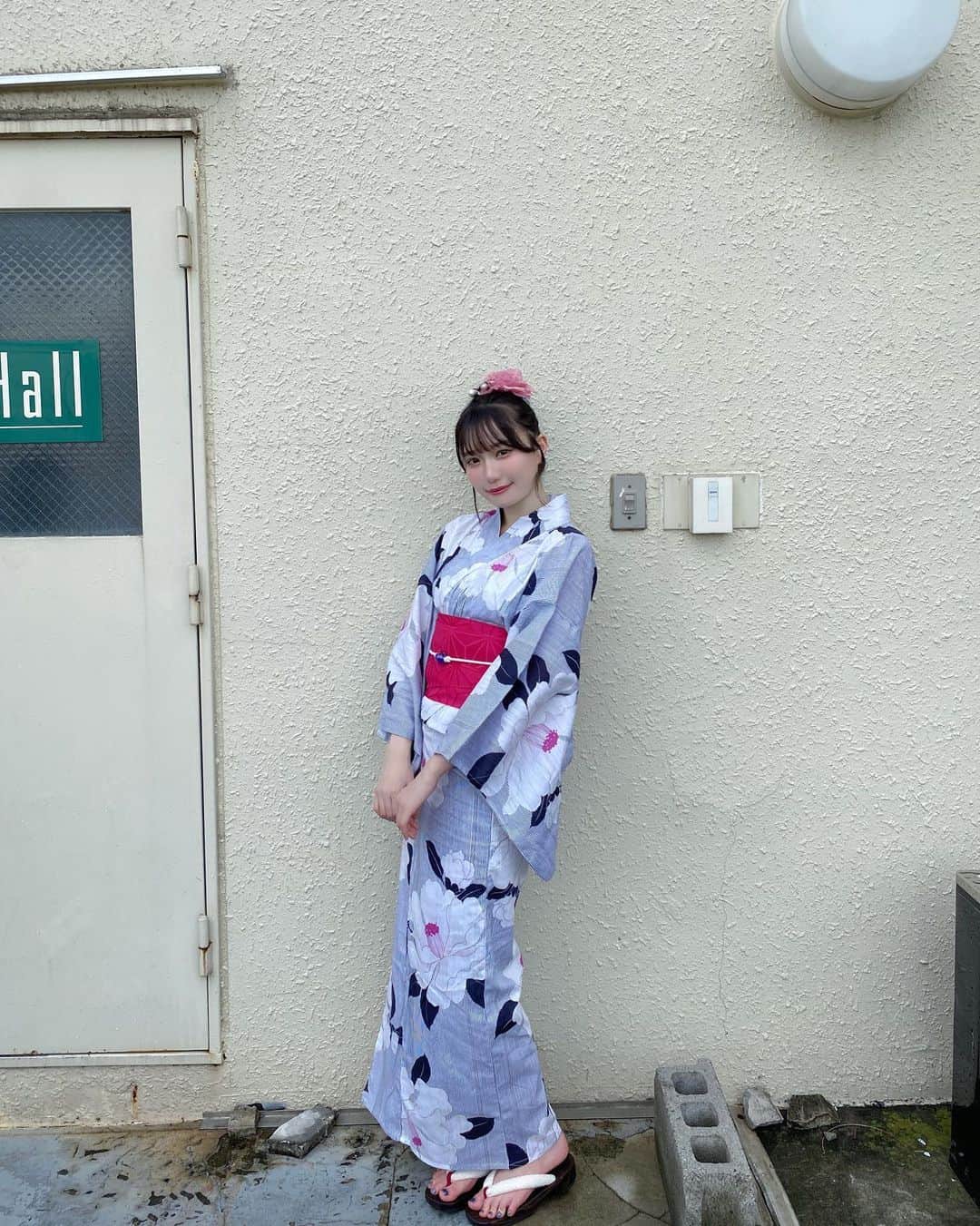苗加結菜のインスタグラム：「浴衣の全身載せてなかったみたい！ ネイルも青なの🟦」