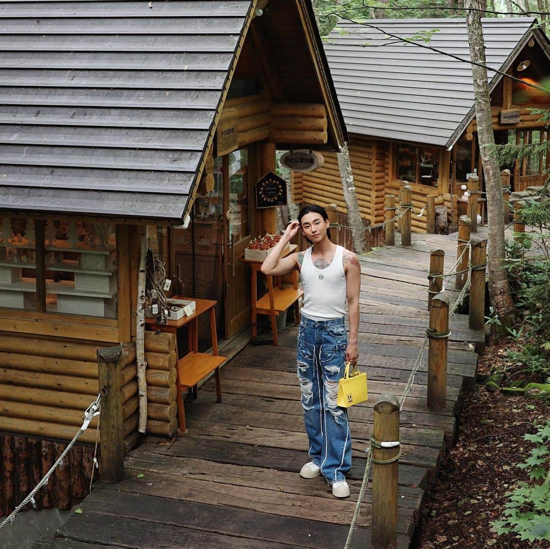 Noah（ノア）のインスタグラム：「🙂😌🌲😊😏🪵❔」
