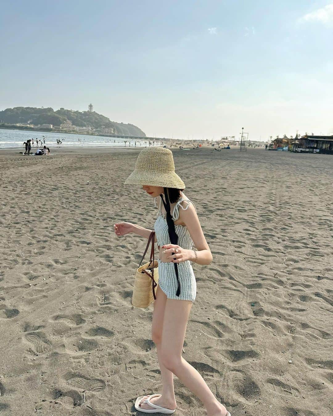 まるさんのインスタグラム写真 - (まるInstagram)「鎌倉の海🌊♡ ㅤ 今年は @mystic_pr の水着を新調👙 数ヶ月前からゲットしてたんやけど やっと着れた〜！！🌛 やっぱりこの色味可愛い🩵 ㅤ @kastane_ のお帽子もカワイネ👒 ㅤ ㅤ #水着 #mystic #kastane」8月21日 22時21分 - marumaru1530