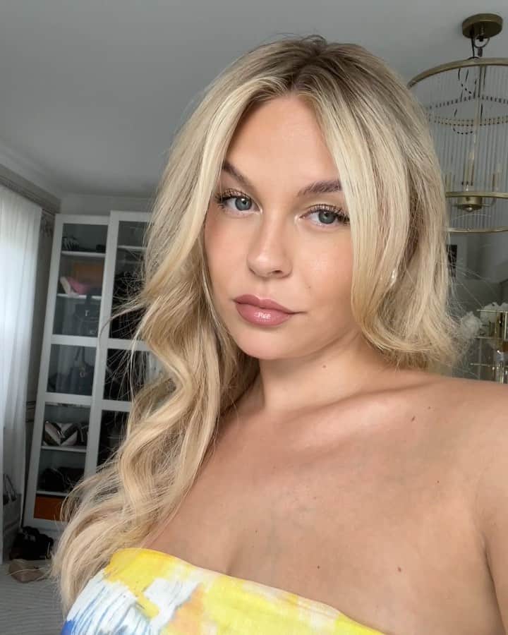 Dagi Beeのインスタグラム：「previously on my camera roll in #week33 🫧✨🌸🌻💕」