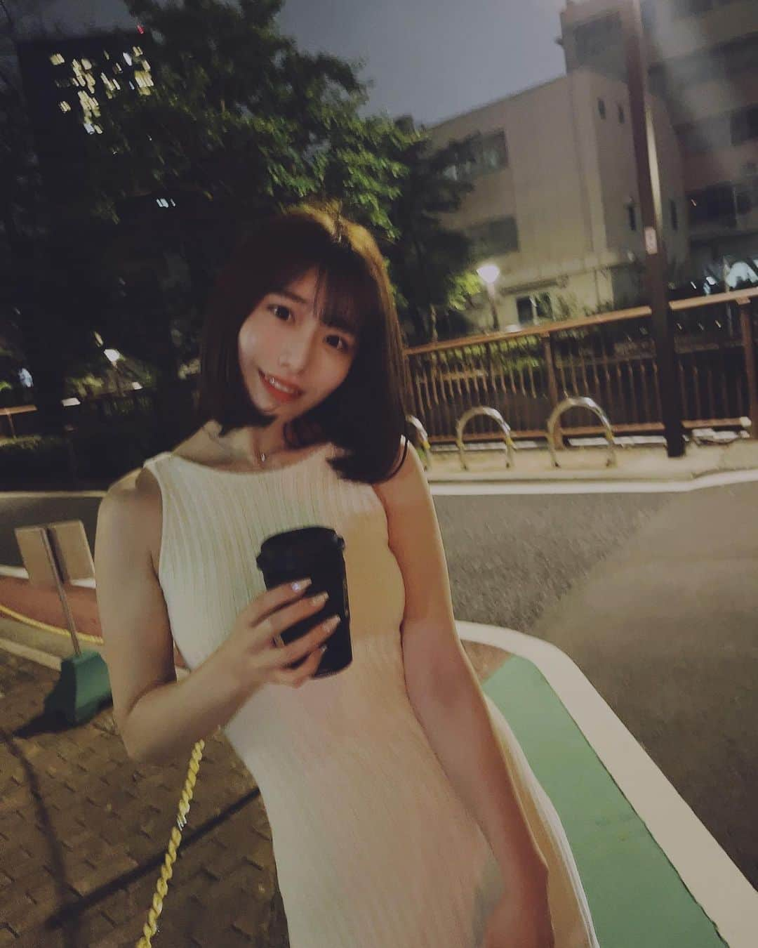 河北彩花さんのインスタグラム写真 - (河北彩花Instagram)「⁡ ⁡ 夜さんぽ‪🤍 この日もリップと眉のナチュラルメイク‪‪🙌🏻♡   #夜カフェ  #お散歩」8月21日 22時26分 - saika_kawakita__official