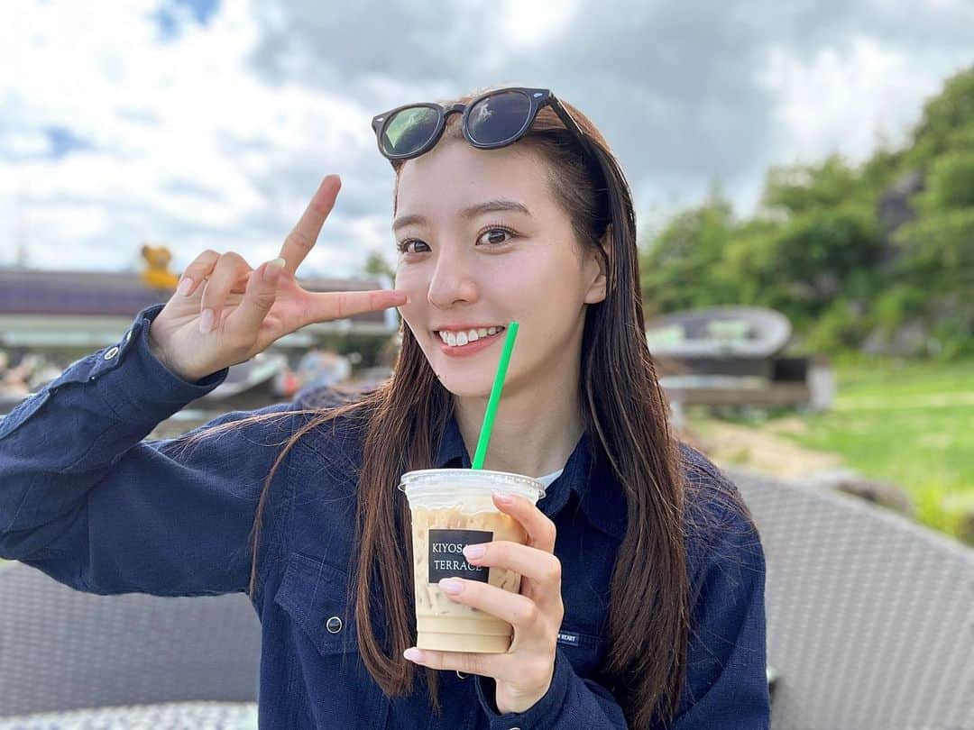 宮原華音のインスタグラム：「絶景を見ながらのコーヒータイム 最高だった☕️  #山梨県 #清里テラス」