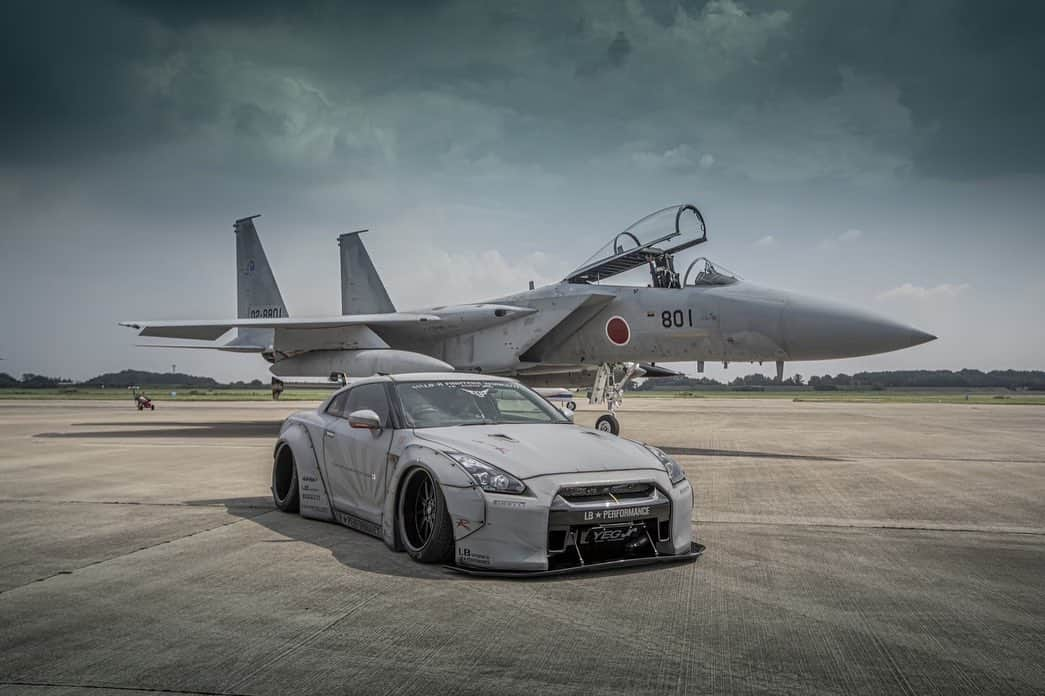 Wataru Katoさんのインスタグラム写真 - (Wataru KatoInstagram)「LIBERTY WALK 　　LBWK LB⚡️WORKS FIGTER  SERISE&F15ZORO FIGHTER😆  @libertywalk_tokyo_harajuku  @yokohama.rubber_jp  @minigt @hotwheelsofficial  @tone_japan  #libertywalk #lbworks #lbwk #libertywalktokyo #zero #fighter  #hotwheels #minigt #stance#stancenation#widebody #lamborghini #ferrari#ferrari458 #nissan #nissangtr #gtr #lamborghiniaventador #hdm#jdmculture #customcar#f15  #自衛官#募集 #各務原宇宙博物館 #戦闘機 #ゼロ戦 #thank #ltmw #nissanskyliner33」8月21日 22時50分 - libertywalkkato