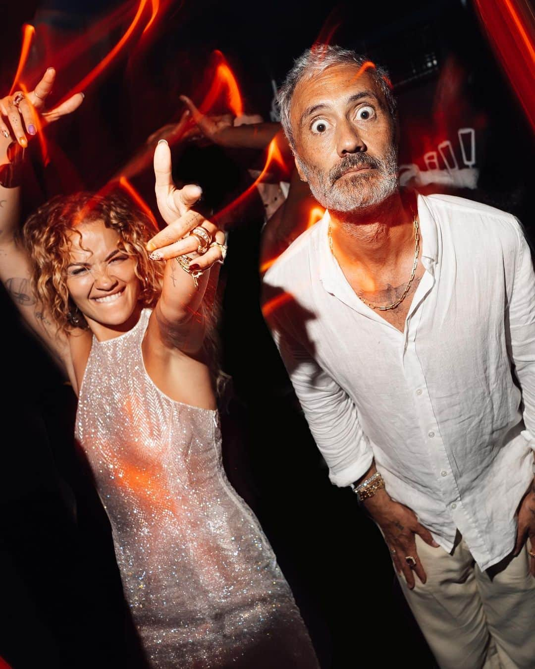 リタ・オラさんのインスタグラム写真 - (リタ・オラInstagram)「Only in Ibiza do you gather a group of such incredible people full of joy and laughter these are the only appropriate photos I could find! Thank you to everyone who came you know who you all are! And @vasjmorgan for single handedly bringing us all together 🥰🥹❤️ @tiziano.raw」8月21日 22時59分 - ritaora