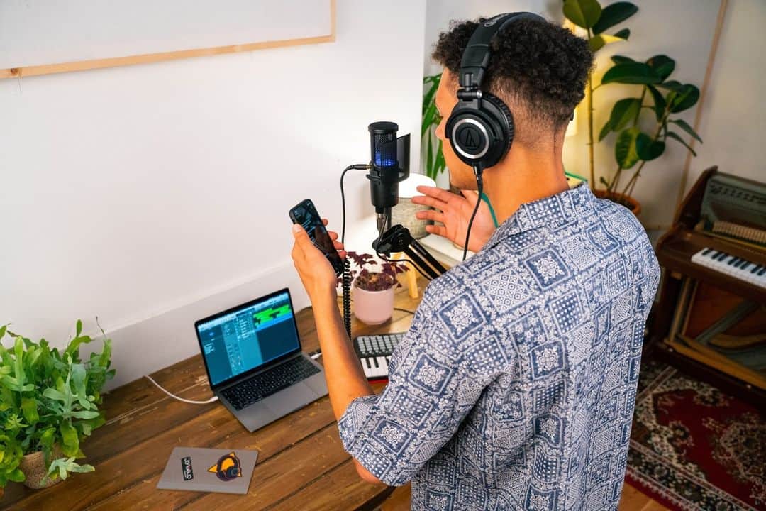 Audio-Technica USAのインスタグラム：「Are you a creator who uses A-T products looking to join a community of other creatives? Join our Creator Community! When you become a member, you can access exclusive discounts and discussions, swag, and the opportunity to be recognized as our Creator of the Month. Show us what you got at the link in our bio! ⁠ .⁠ .⁠ .⁠ #AudioTechnica #CreatorCommunity #ContentCreation #Streaming #ContentGear」