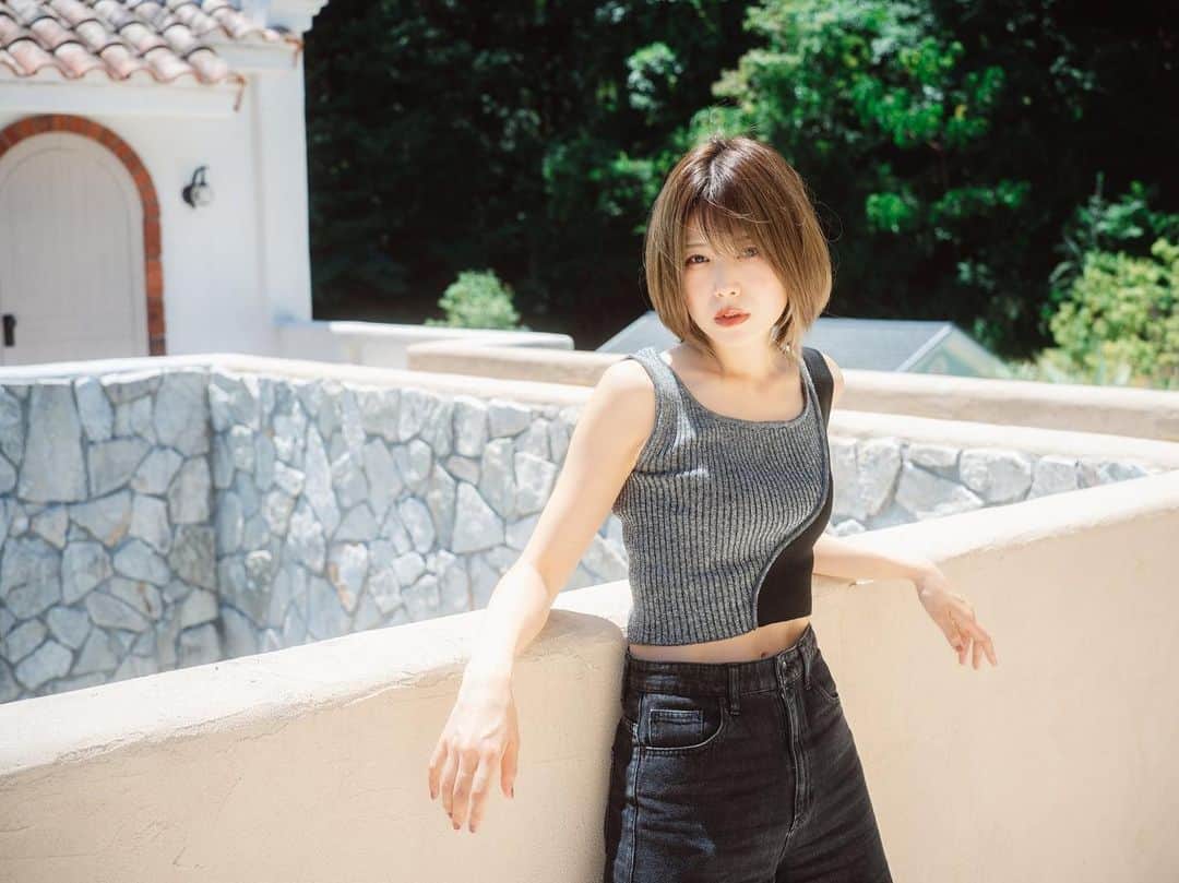 原あやののインスタグラム：「今年の夏もあっという間に終わりそうですね  photo by @nbutterfly555   #ポートレート#被写体#撮影#作品撮り#カメラ#フィルム#camera#film#portrait#タンクトップ#パンツコーデ#ハイトーンカラー#japan#japangirl」