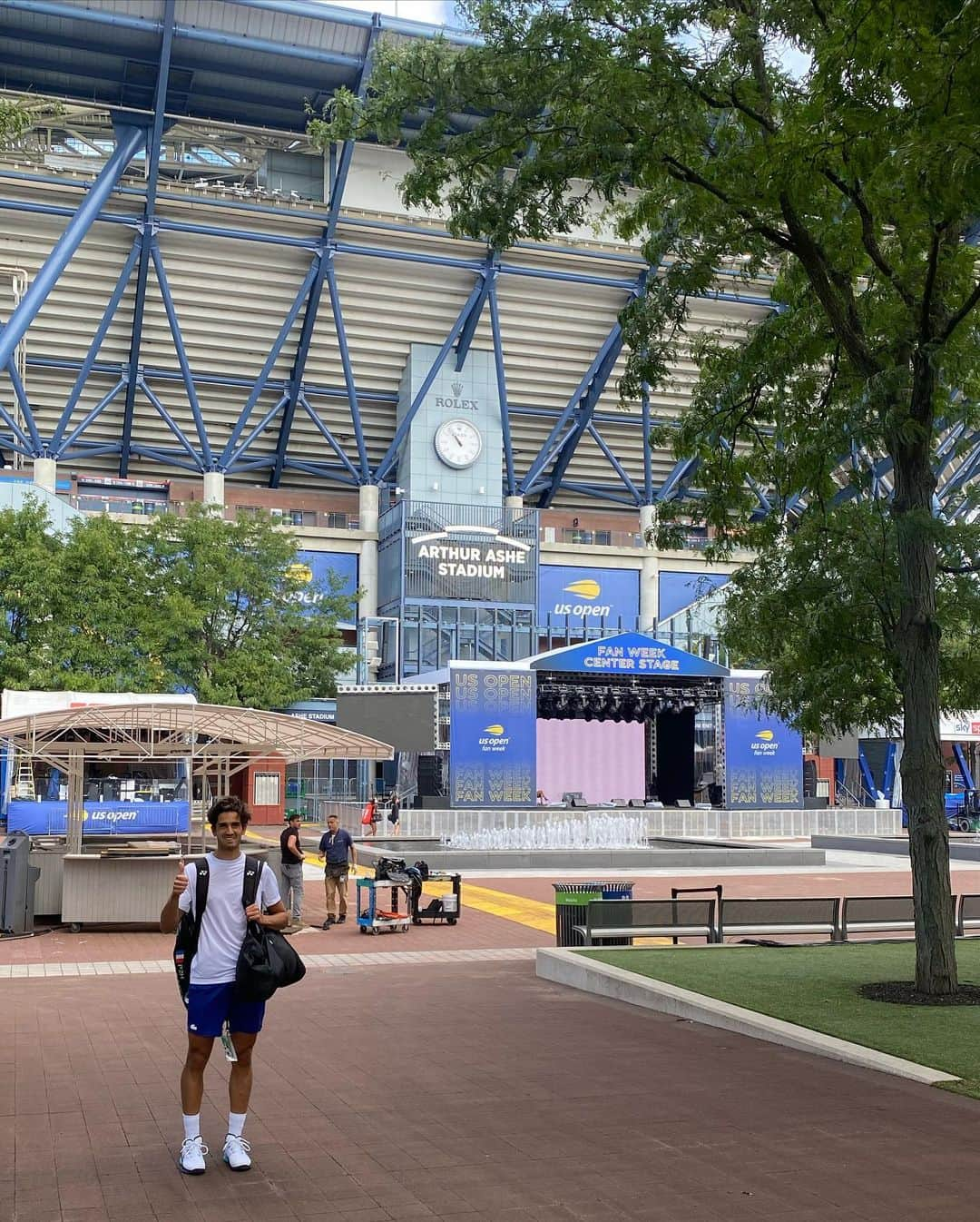 ピエール＝ユーグ・エルベールのインスタグラム：「Dernier jour de prépa avant le début des qualifications à @usopen ! Merci à @yonex_tennis pour les raquettes 😍😍😍」