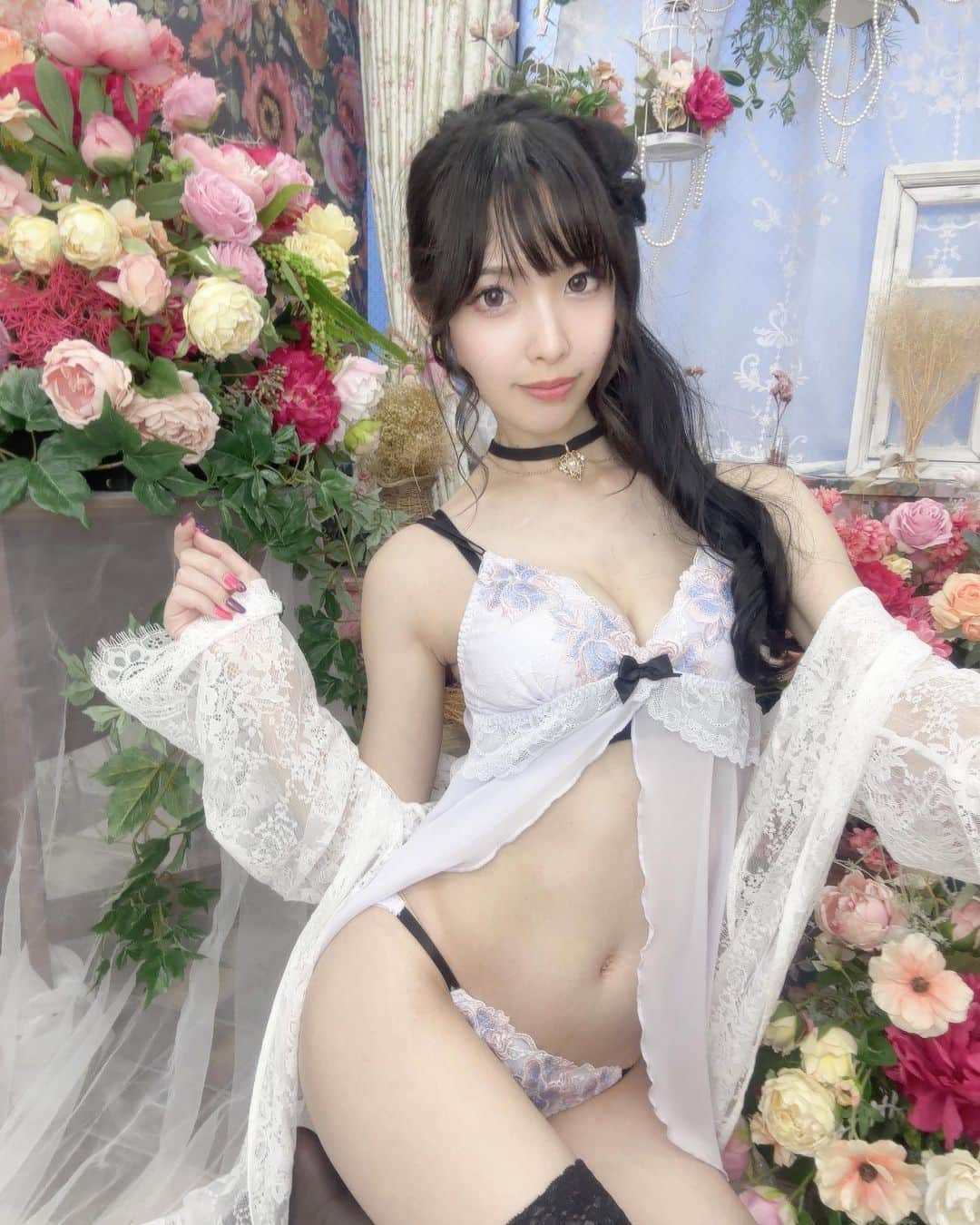 矢澤あづなのインスタグラム：「スタジオ綺麗でかわいかったな💐  #japanesegirl #cosplayer #cosplaygirl #lingerie #kawaii #角色扮演 #内衣 #코스프레 #followｍe」