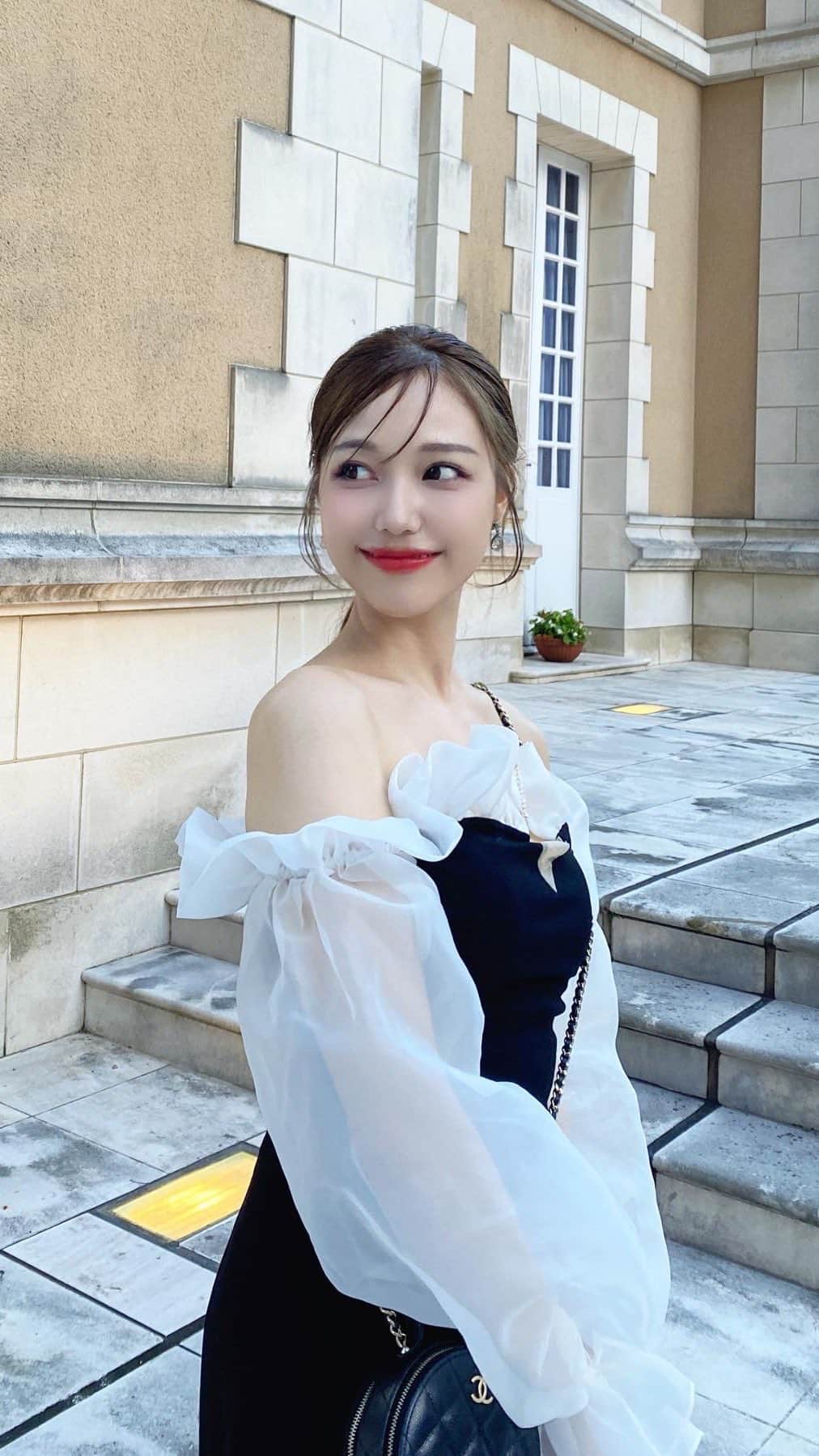 石川晶子（あきぽよ）のインスタグラム：「結婚式ドレスアップ👗🤍  #結婚式コーデ #結婚式ヘアアレンジ #結婚式お呼ばれ #結婚式ドレス #結婚式ヘア #お呼ばれドレス #お呼ばれファッション #お呼ばれスタイル #お呼ばれヘアアレンジ」
