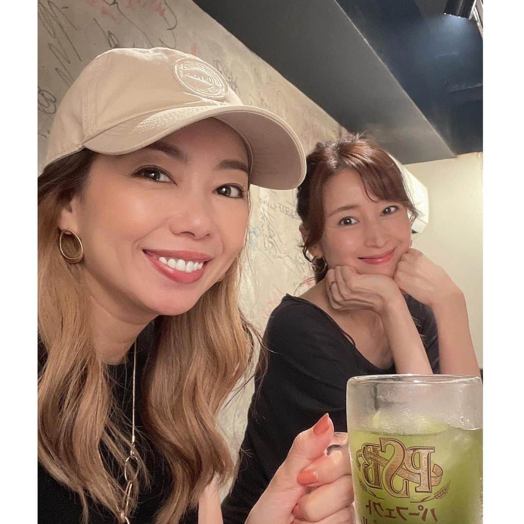 中野公美子のインスタグラム：「昨日のピリカラのインスタライブで、 ご飯に行く約束をして あれから本当に稲葉あっちゃんと行って来たよ！😆 (私はピラティス後にw←これもちゃんと行ったよ) あっちゃんオススメの 美味しい焼肉屋さんに行って来ました！ そして、お店を変えてデザートも😋 美味しかったし、楽しかったー💕 あっちゃんありがとうね🥰  #大阪パフォーマンスドール #opd #opd30周年 #焼肉 #最近焼肉がよく食べたくなる #稲葉貴子 #中野公美子」