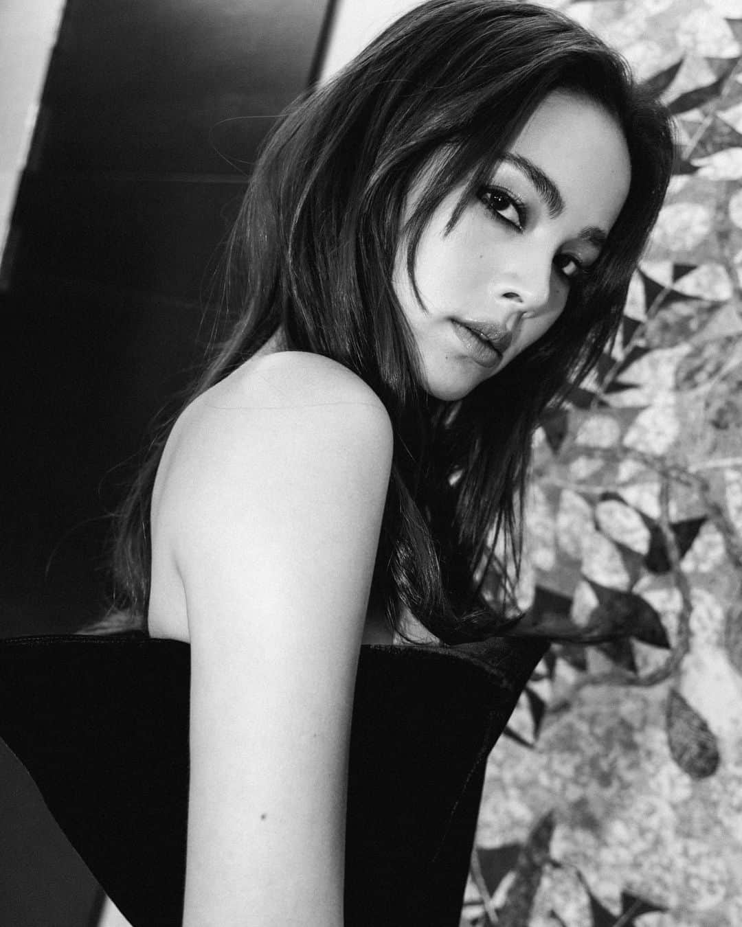 ウッラサヤー・セパーバンのインスタグラム：「🖤」