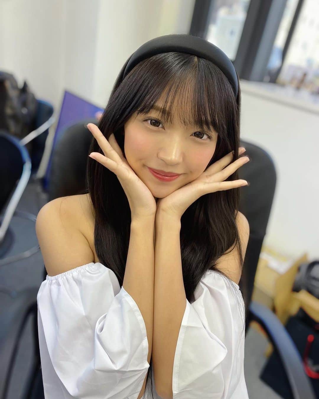 木下ひまりのインスタグラム：「久しぶりに事務所いったよ 人が少なくてケーキが美味しいカフェを発見してるんるん☺︎」