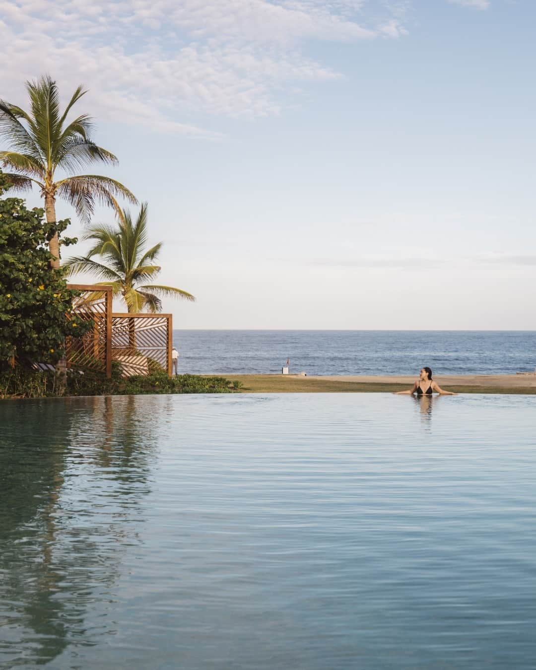 Conrad Hotelsさんのインスタグラム写真 - (Conrad HotelsInstagram)「Let the tropical views and salty breeze captivate your senses at @conradpuntademita 🌊  📸 @jlinhh #ConradPartner」8月22日 0時30分 - conradhotels