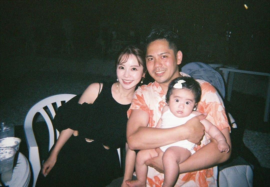 Akaneのインスタグラム：「. 夏の思い出🩵🍉  記念に残しておこう♡ . . #家族写真」