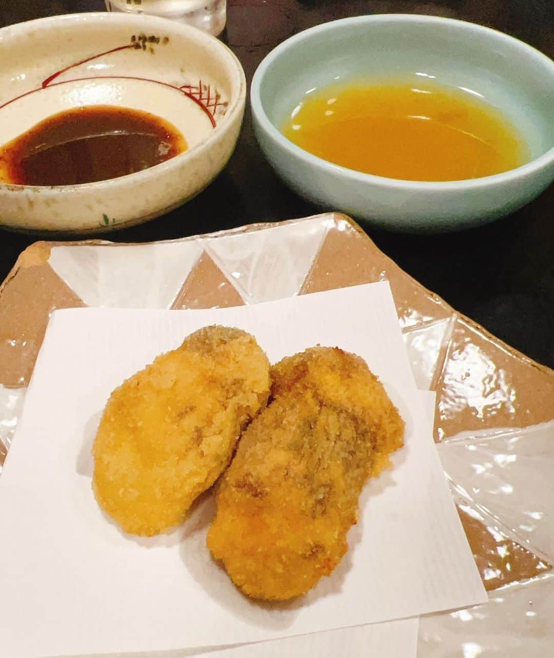 秋元康さんのインスタグラム写真 - (秋元康Instagram)「#埼玉県川口市#日本料理#樋山#松茸 #指原莉乃  「恋するフォーチュンクッキー」の発売日から、ちょうど10周年ということで、指原莉乃とスタッフと、埼玉県川口市の「樋山」で松茸祭り。 焼き松茸とは、こんなに美味しいものなのか？「樋山」の大将が焼けば、松茸から「松露」という名のスープが染み出して来るのだ。」8月22日 0時41分 - yasushi6057