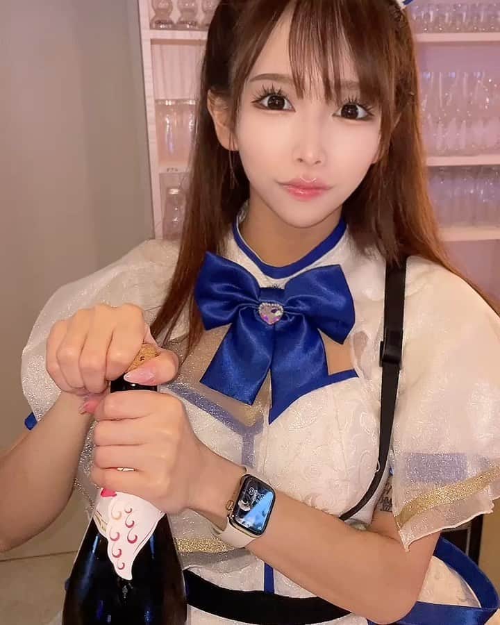 天音結愛のインスタグラム：「全然時間なくて写真撮れなかった😭暇かなと思ってた2日目も沢山の方に足を運んでいただいて感謝しかないです😭😭✨✨✨ . . 声もガラガラで聞き取りづらかったと思うし、なにより1人1人ゆっくり話す時間はなかったのにも関わらずみんな嫌な顔ひとつせず 笑顔でまた会おうねー！って帰ってくれました🥹✨ ほんとに私が沢山の元気を貰いました。久々に会えたのも嬉しかったし 会う場所すらなかったから今回声かけいただいた『まじかるらんくあっぷ』さん、オーナーさん( @syoku_hen.tai_s )にも感謝感謝です👼✨ . . またこうやって会える機会を設けるのでそれまでお互いたくさん頑張ろー！！大好きです！！！」